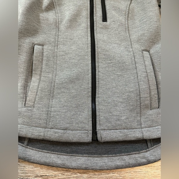 Andrew Marc~ Women’s Full Zip Hooded Knit Scuba Jacket Gray Size Medium - Picture 10 of 11